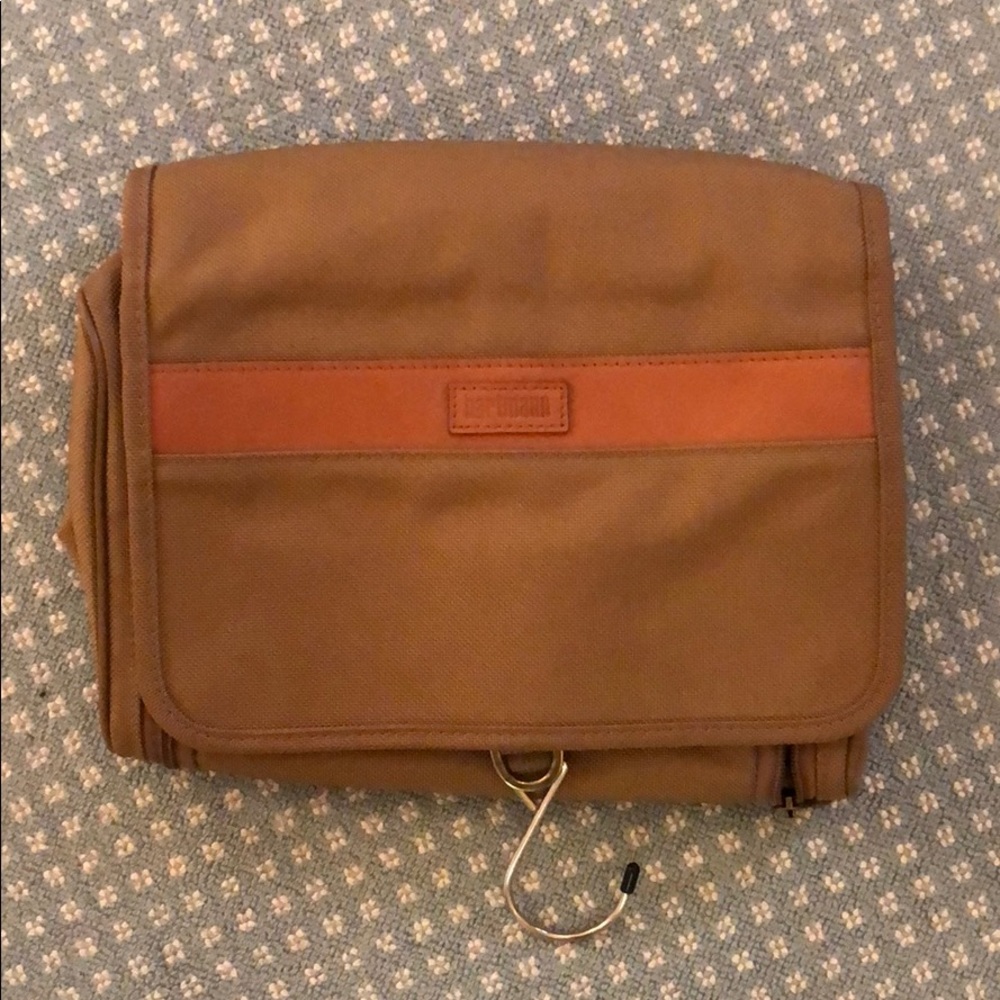 Large Hartman hanging toiletry case